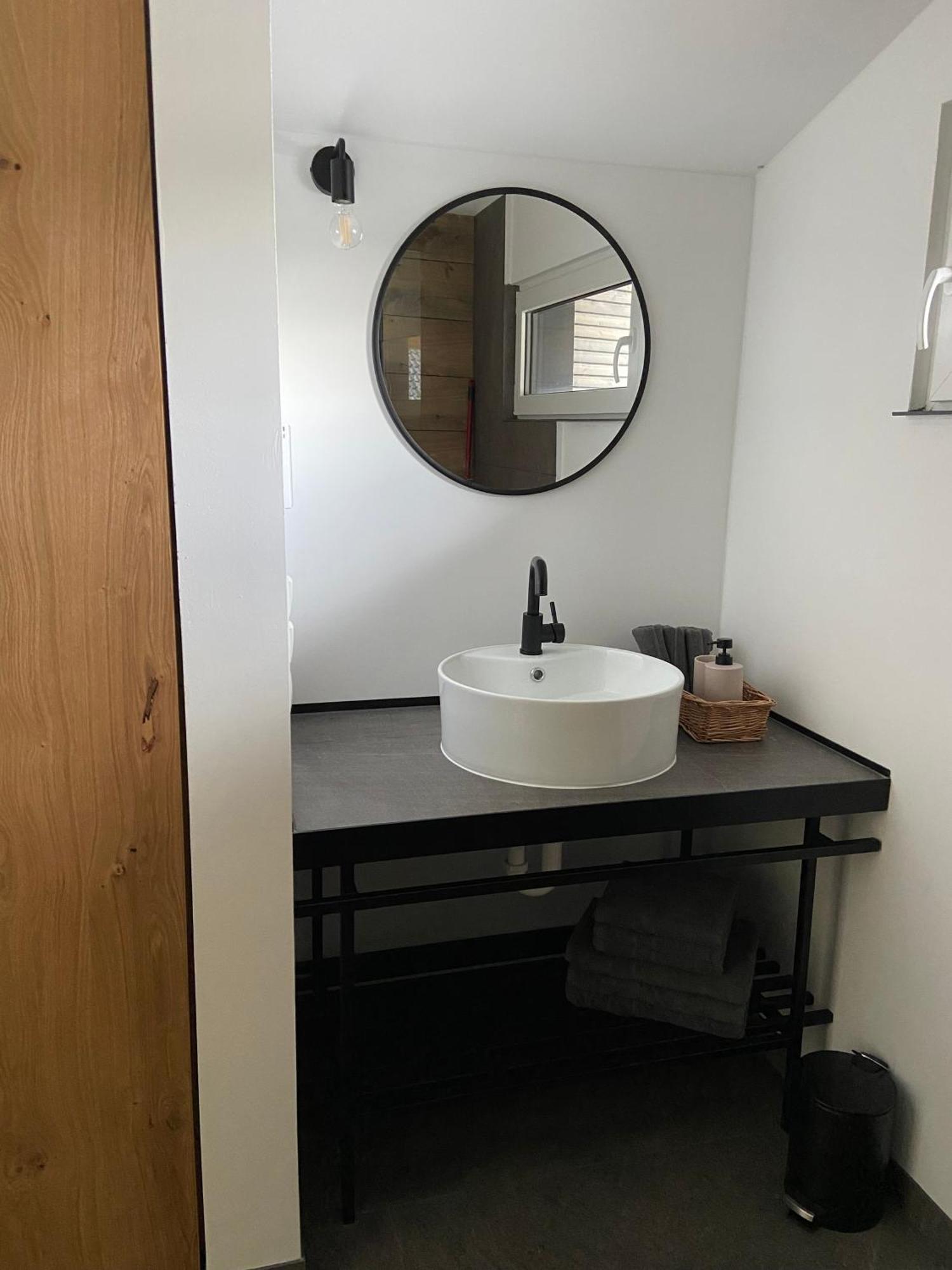 Modernes Tinyhouse Trailer Cabins Am Waldrand - Mit Seezugang Eging Exterior photo