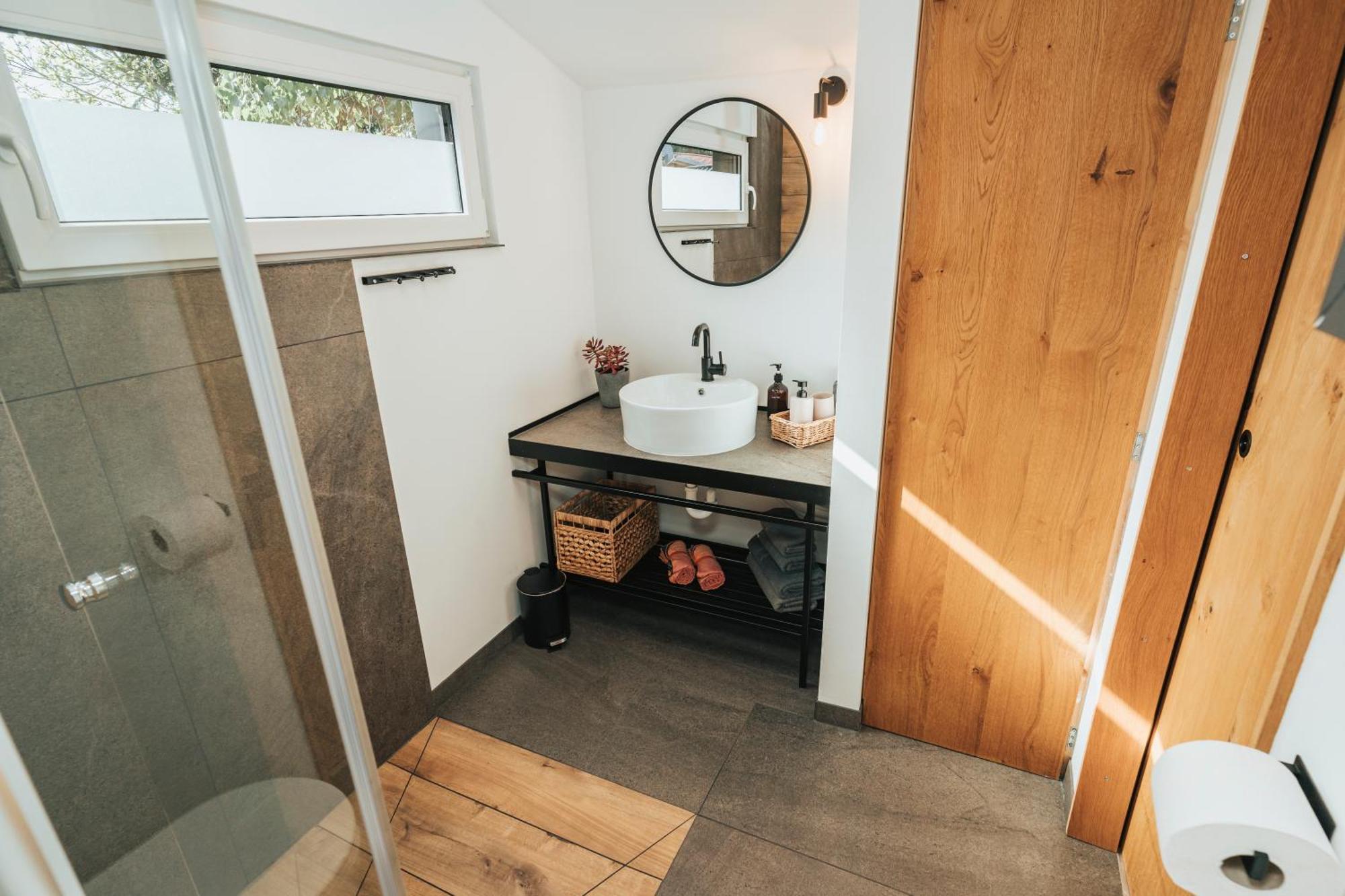 Modernes Tinyhouse Trailer Cabins Am Waldrand - Mit Seezugang Eging Exterior photo